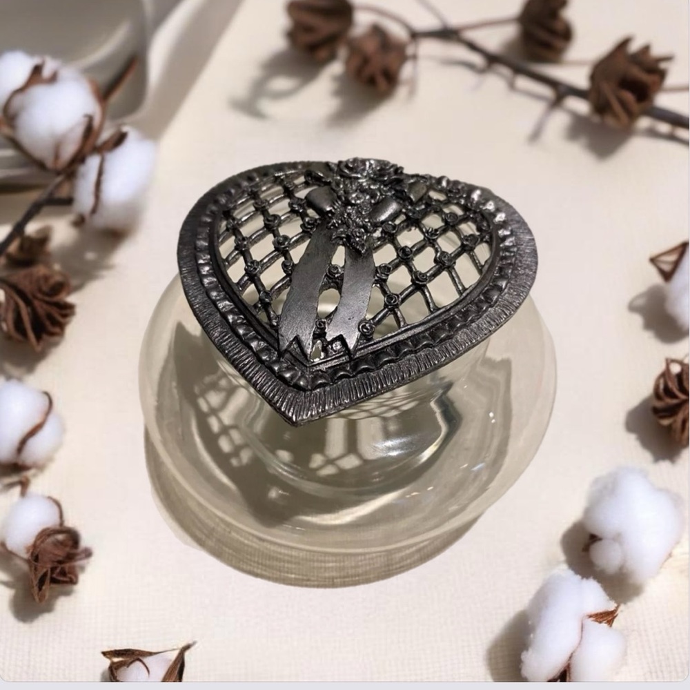 Ornate METZKE 1989 Pewter rose bouquet lattice heart lid w/glass dish + gift box